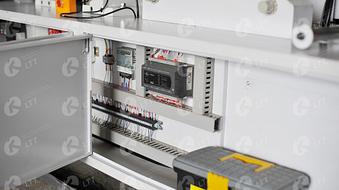 Кромкооблицовочный станок LTT803B